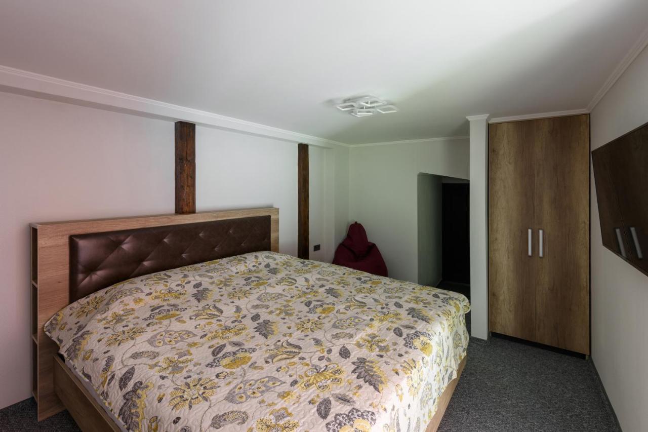 Apart Hotel Fusion Chernivtsi Exterior foto