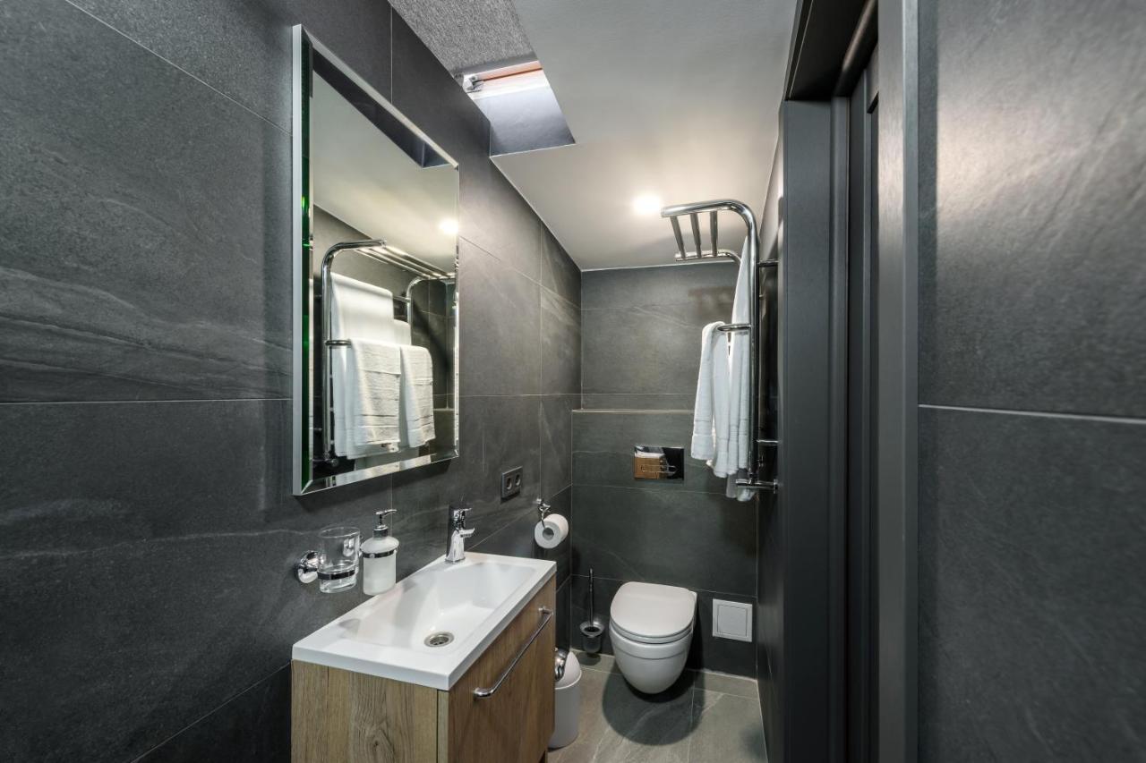 Apart Hotel Fusion Chernivtsi Exterior foto