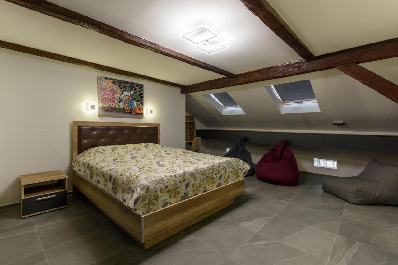 Apart Hotel Fusion Chernivtsi Exterior foto