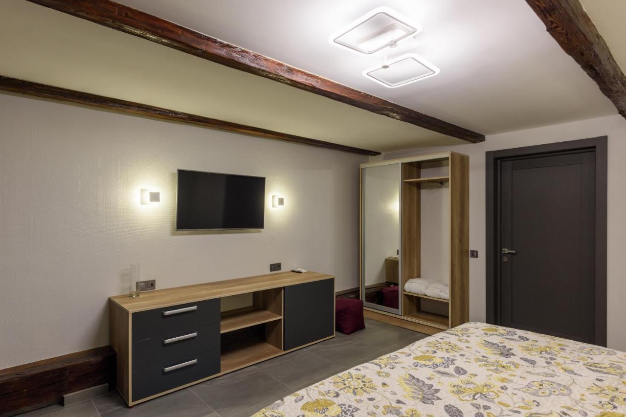Apart Hotel Fusion Chernivtsi Exterior foto