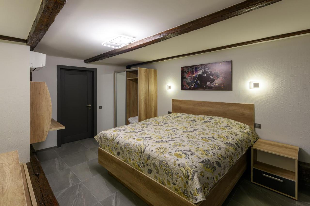 Apart Hotel Fusion Chernivtsi Exterior foto