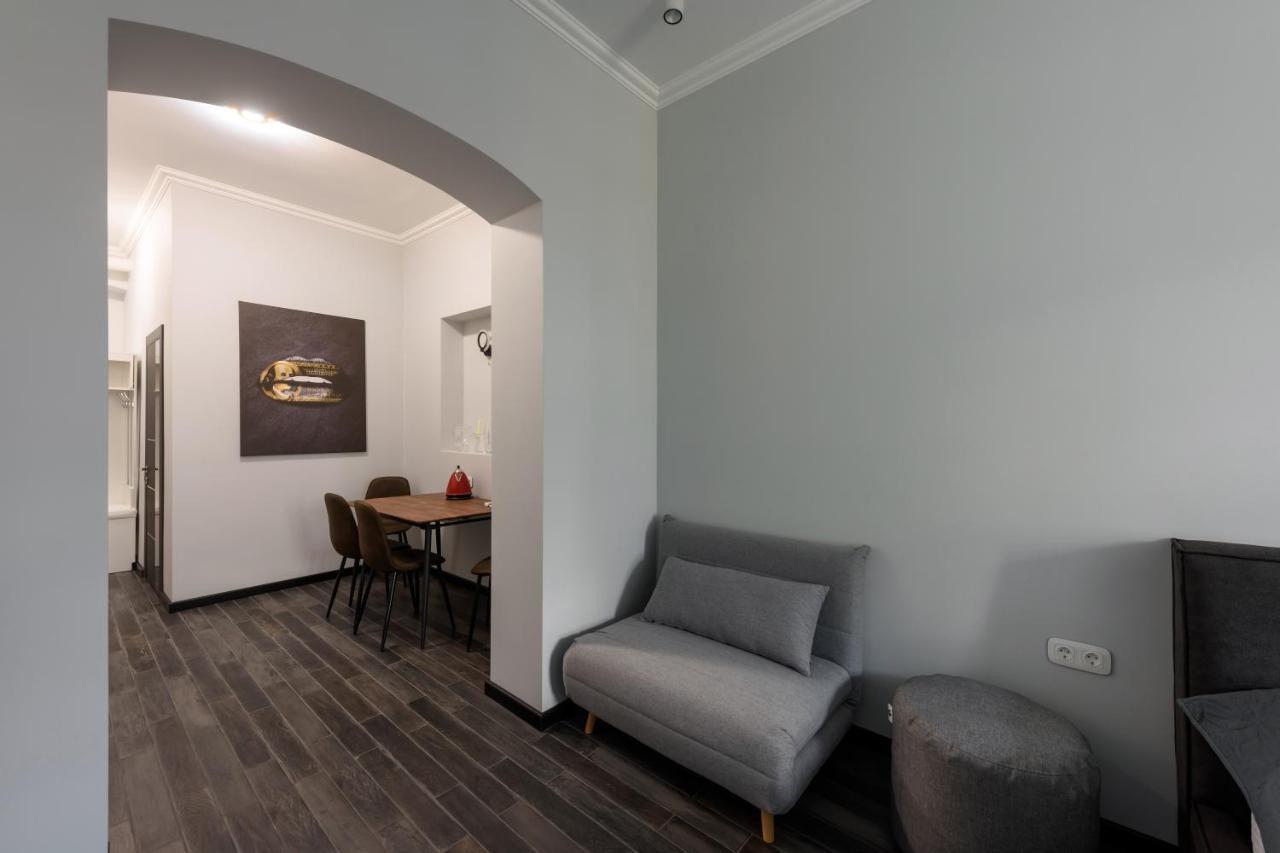 Apart Hotel Fusion Chernivtsi Exterior foto