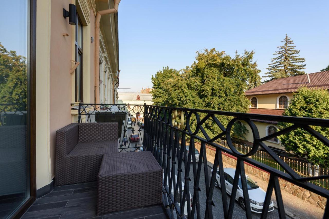 Apart Hotel Fusion Chernivtsi Exterior foto
