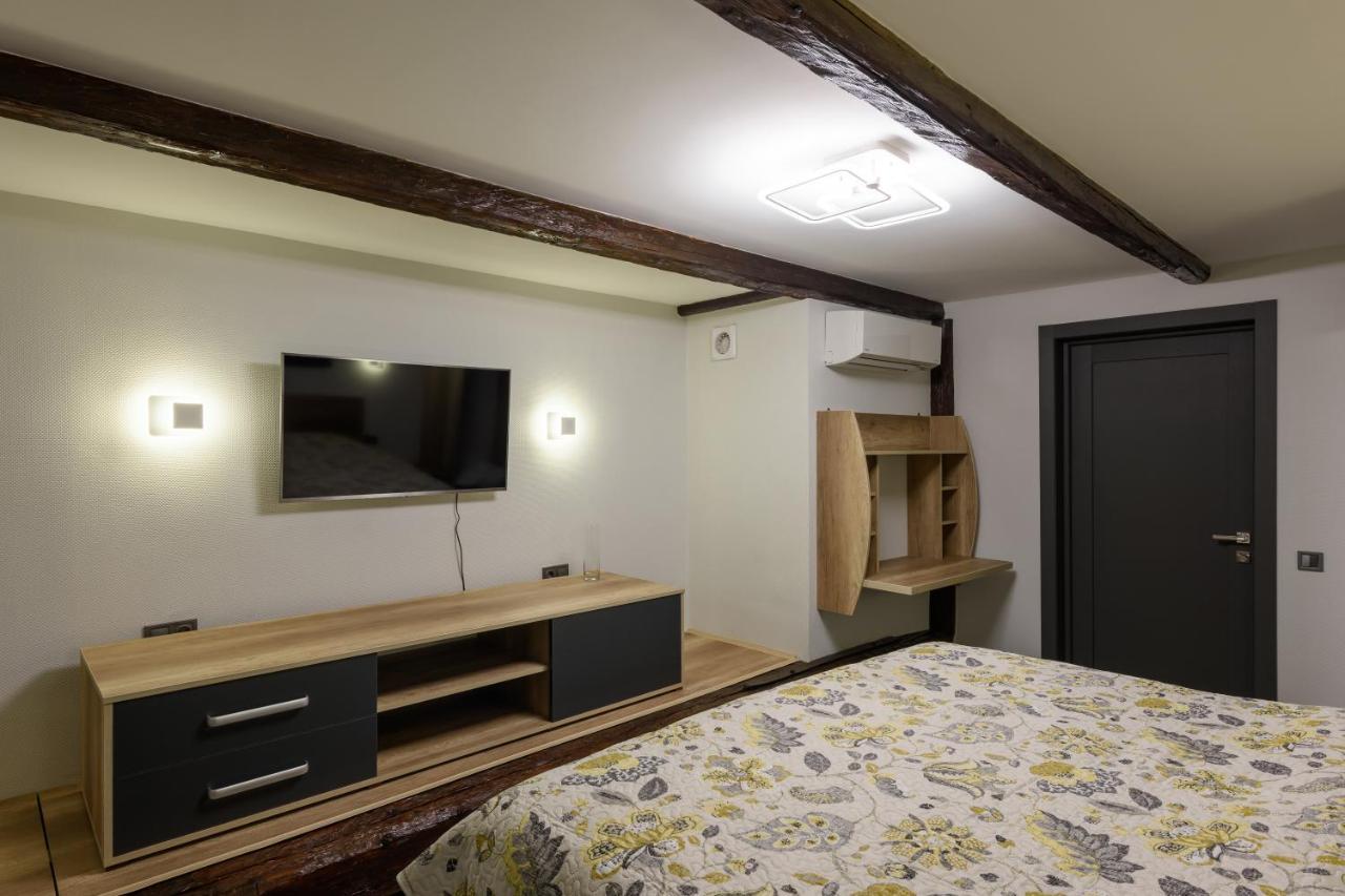 Apart Hotel Fusion Chernivtsi Exterior foto